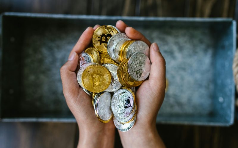 safe-haven demand, gold futures record high, investment in gold futures, economic uncertainty gold, gold trading insights